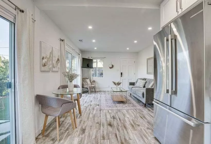 Pet Friendly Oceanside Gem W/ Patio, Walk To Beach