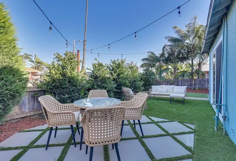 Pet Friendly Oceanside Gem W/ Patio, Walk To Beach