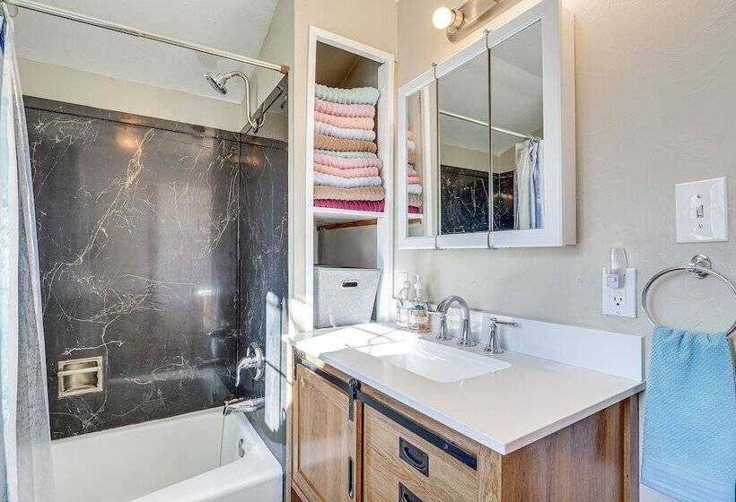 Pet Friendly Utah Abode W/ Patio, Fire Pit & Yard!