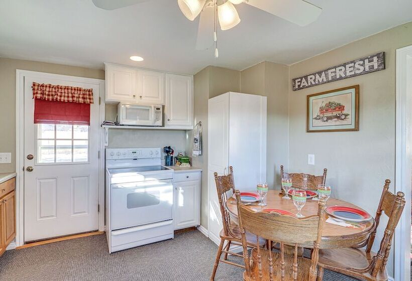 Pet Friendly Utah Abode W/ Patio, Fire Pit & Yard!