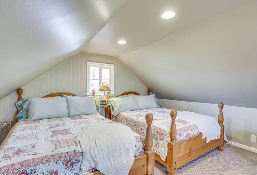 Pet Friendly Utah Abode W/ Patio, Fire Pit & Yard!