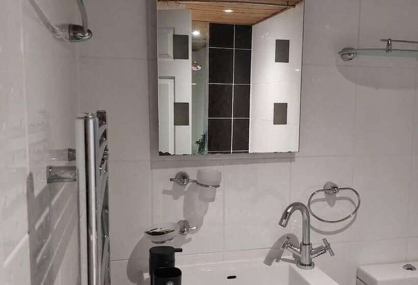 レジデンス 3 Bed House In Warrington