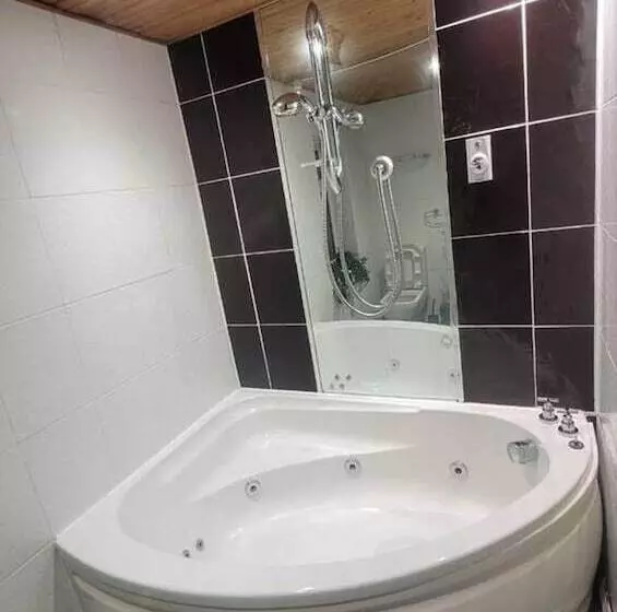 Residenssi 3 Bed House In Warrington