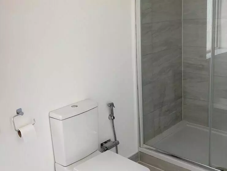 اقامتگاه Lovely 4 Bed House In Central Wolverhampton