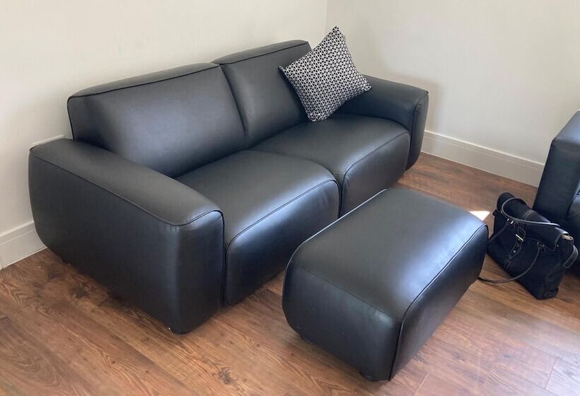 Residência Lovely 4 Bed House In Central Wolverhampton