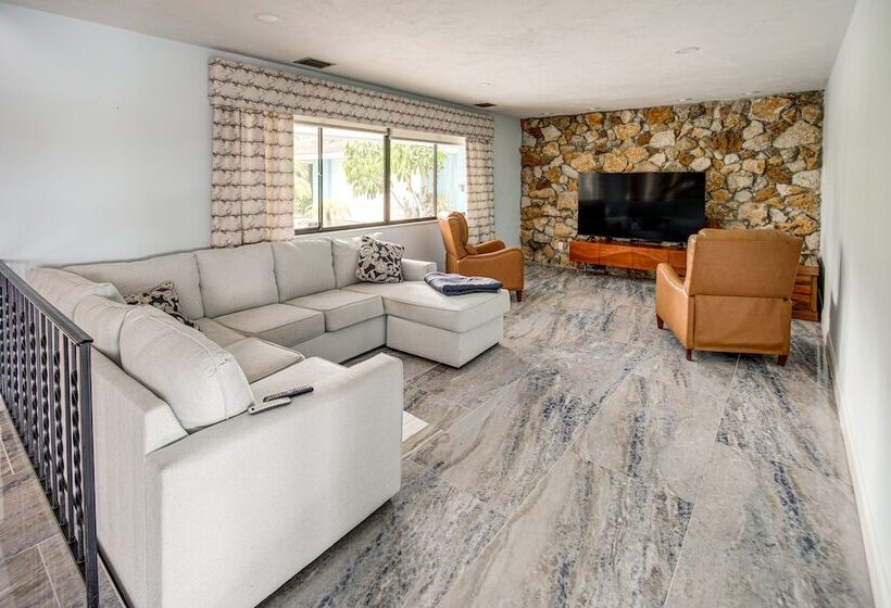 Riverfront Fort Myers Estate W/ Boat Dock & Lift!