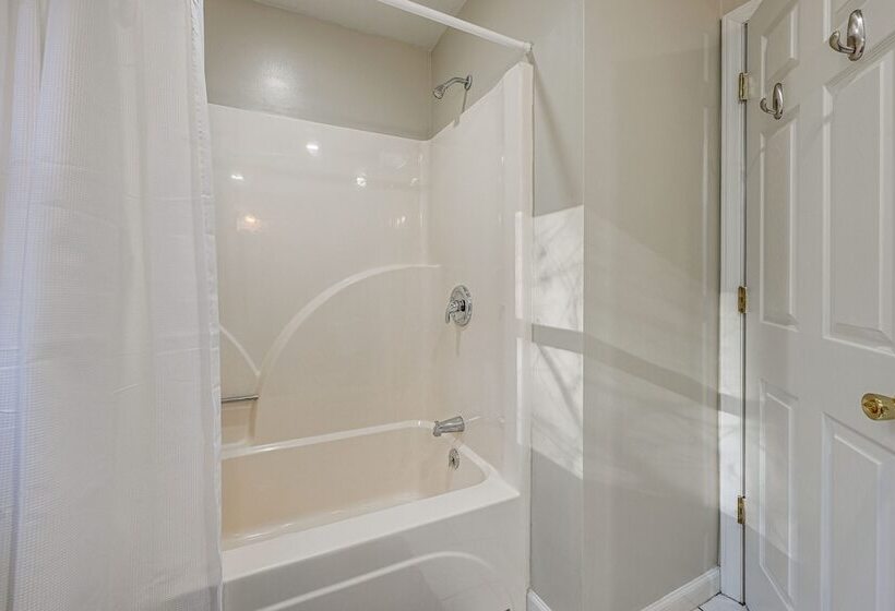 Rustic North Carolina Cabin W/ Fire Pit & Porch