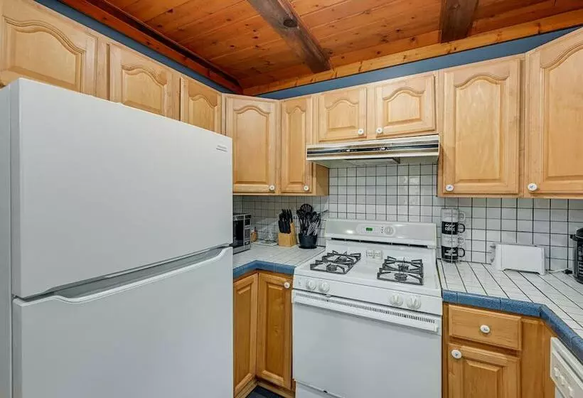 Rustic North Carolina Cabin W/ Fire Pit & Porch