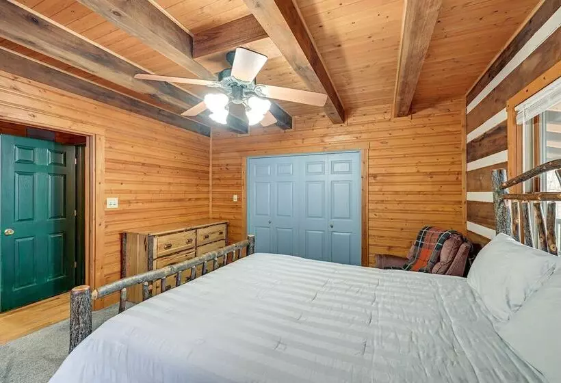 Rustic North Carolina Cabin W/ Fire Pit & Porch