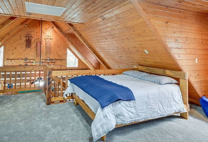 Rustic North Carolina Cabin W/ Fire Pit & Porch