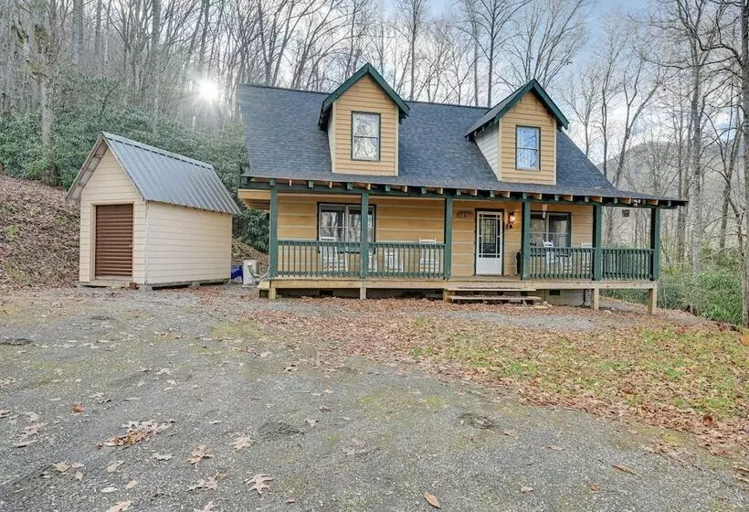 Rustic North Carolina Cabin W/ Fire Pit & Porch