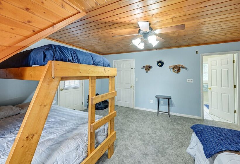 Rustic North Carolina Cabin W/ Fire Pit & Porch