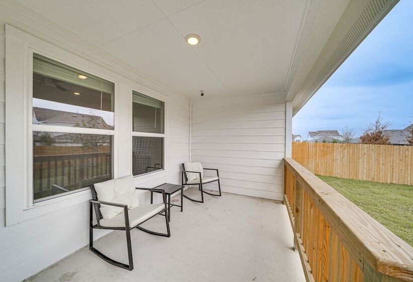 San Antonio Home W/ Fenced Yard: 5 Mi To Seaworld!