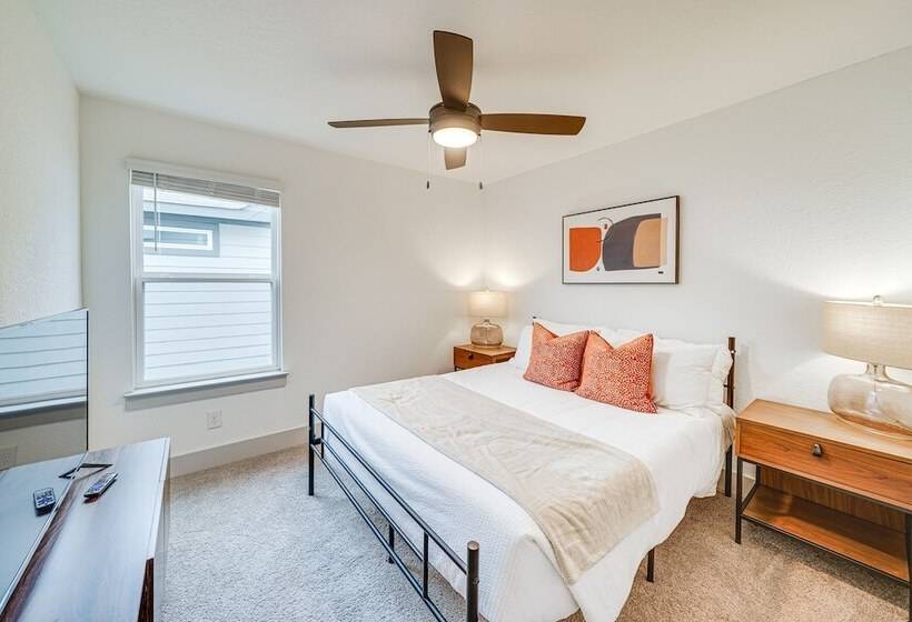 San Antonio Home W/ Fenced Yard: 5 Mi To Seaworld!