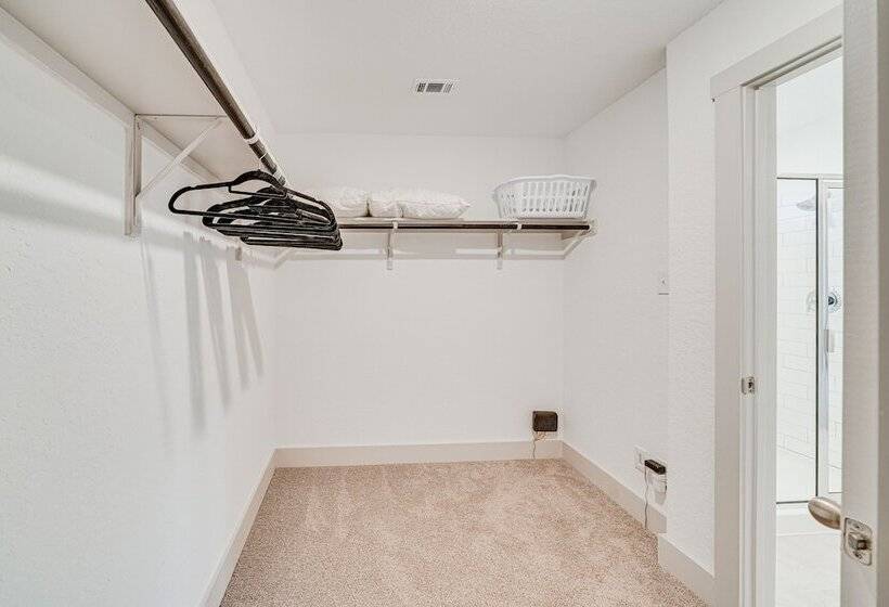 San Antonio Home W/ Fenced Yard: 5 Mi To Seaworld!