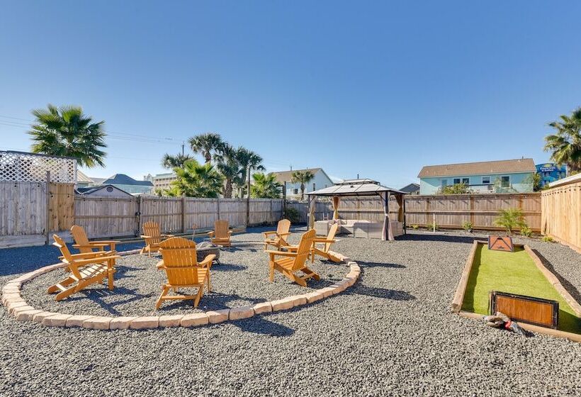 Seaside Retreat In Galveston Near Pleasure Pier!