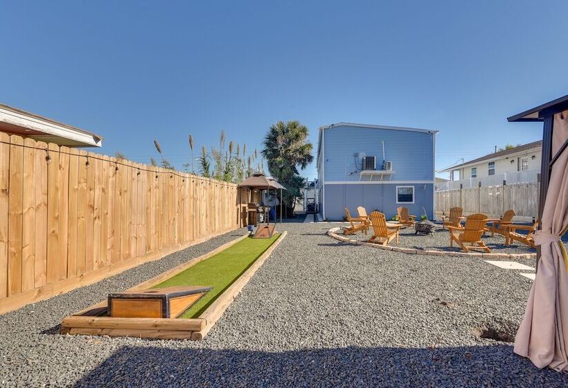 Seaside Retreat In Galveston Near Pleasure Pier!