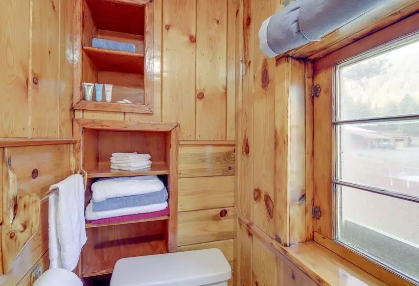 Montana Cabin: Day Trip To Glacier Natl Park!