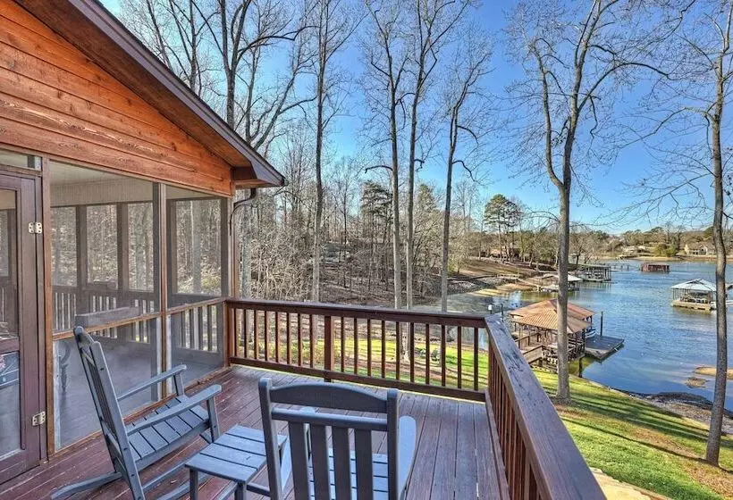 Winding Down By Avantstay Sleeps 20 + Dock, View