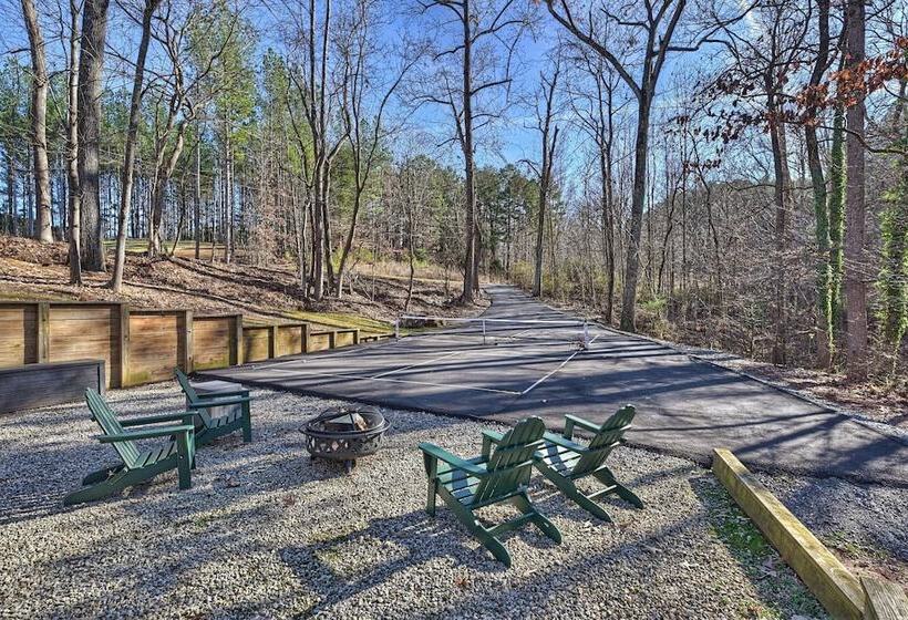 Winding Down By Avantstay Sleeps 20 + Dock, View