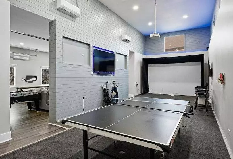 Winding Down By Avantstay Sleeps 20 + Dock, View