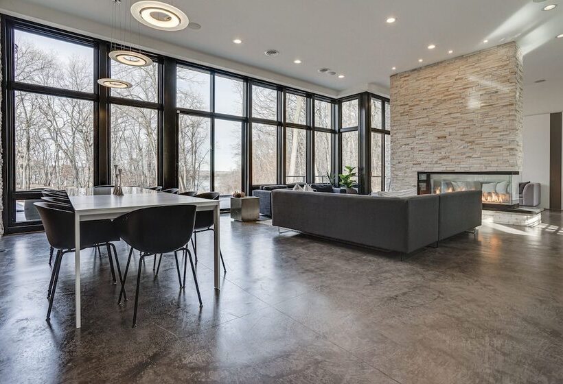 Wisconsin Home W/ Infinity Pool, Hot Tub & Deck!