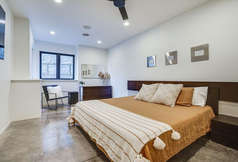 Wisconsin Home W/ Infinity Pool, Hot Tub & Deck!