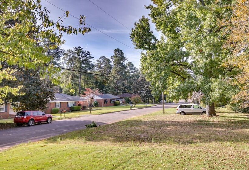 Augusta Retreat W/ Al Fresco Dining + Gas Grill!