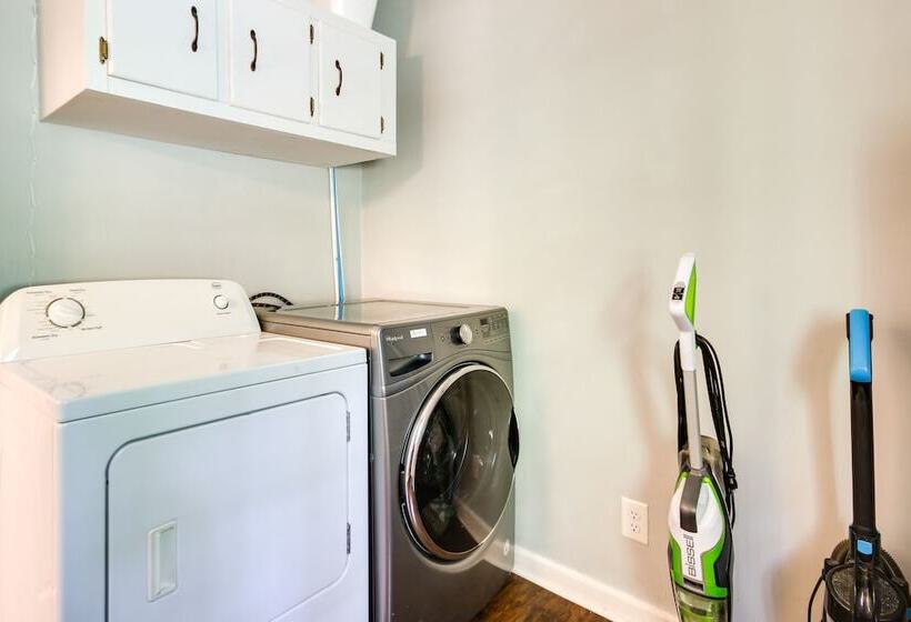 Augusta Retreat W/ Al Fresco Dining + Gas Grill!