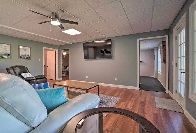 Beautiful Hiawassee Home W/ Mountain Views!