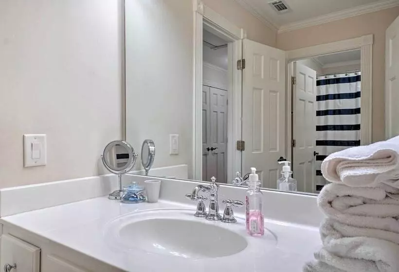 Beautiful Hiawassee Home W/ Mountain Views!