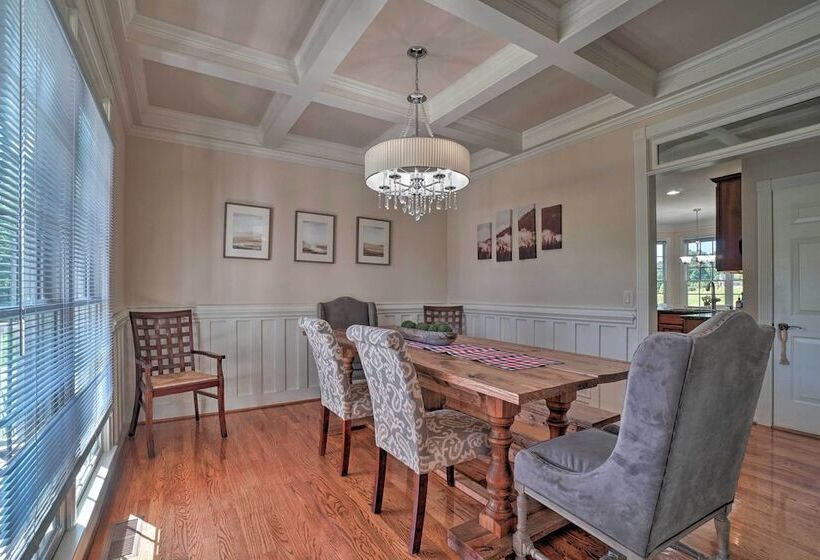 Beautiful Hiawassee Home W/ Mountain Views!