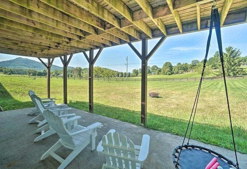 Beautiful Hiawassee Home W/ Mountain Views!