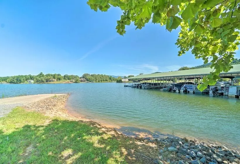 Beautiful Hiawassee Home W/ Mountain Views!