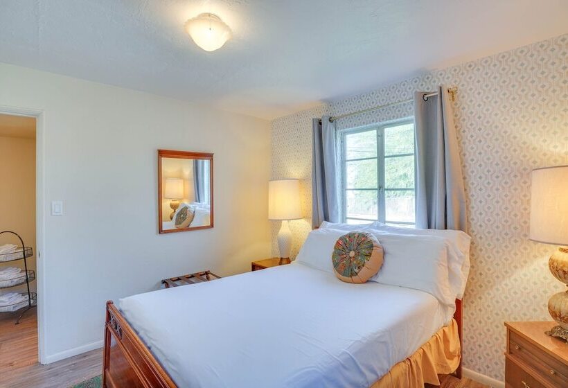 Centrally Located Tucson Home W/ Fenced In Yard!