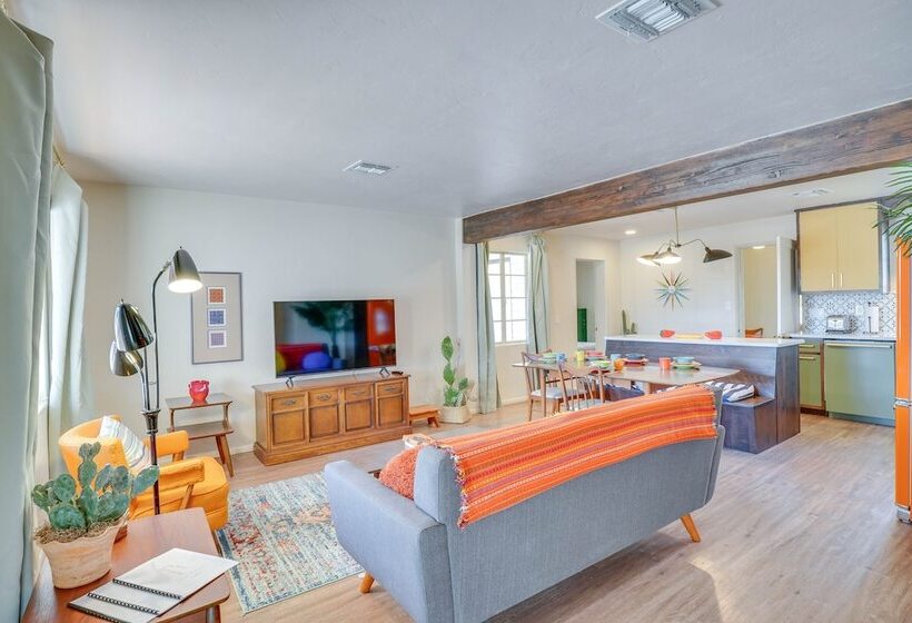 Centrally Located Tucson Home W/ Fenced In Yard!