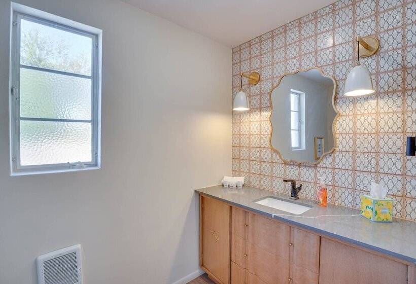 Centrally Located Tucson Home W/ Fenced In Yard!