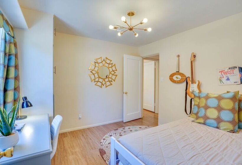 Centrally Located Tucson Home W/ Fenced In Yard!