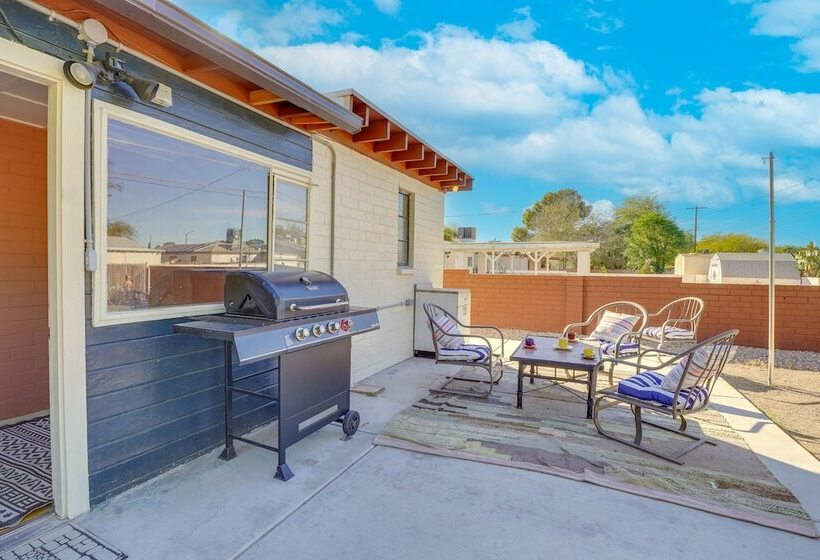 Centrally Located Tucson Home W/ Fenced In Yard!