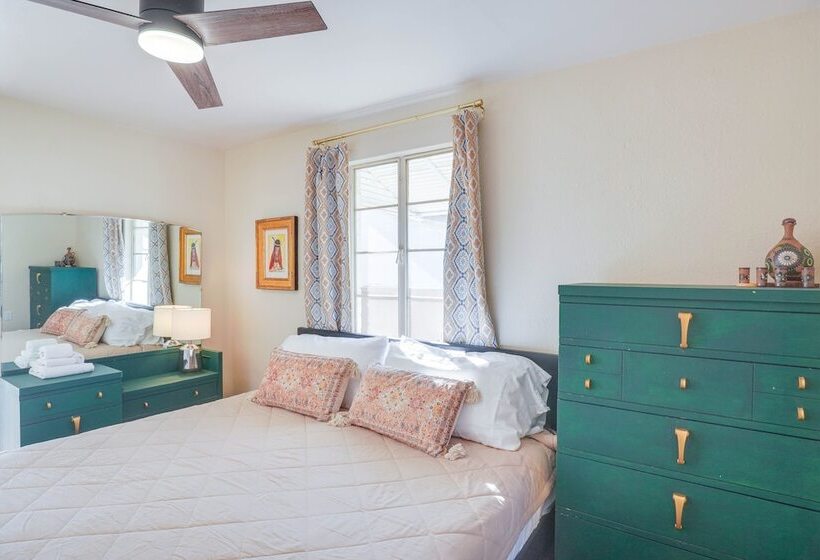 Centrally Located Tucson Home W/ Fenced In Yard!