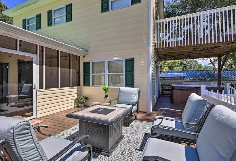 Charming Georgia Abode W/ Hot Tub & Grill!