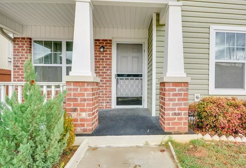 Charming High Point Home W/ Yard: 4 Mi To Hpu!