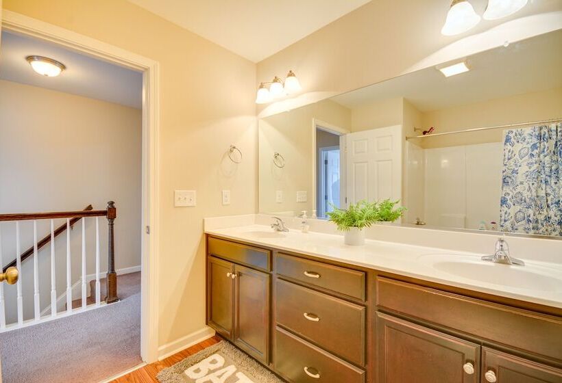 Charming High Point Home W/ Yard: 4 Mi To Hpu!