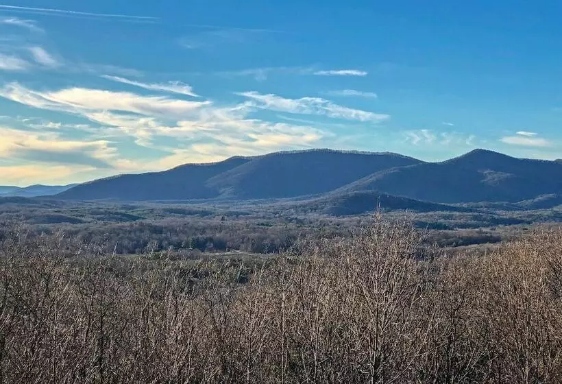 Pool, Hot Tub & Mountain Views: Cleveland Cabin