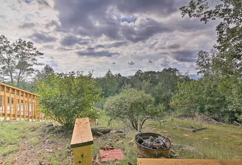 Pool, Hot Tub & Mountain Views: Cleveland Cabin