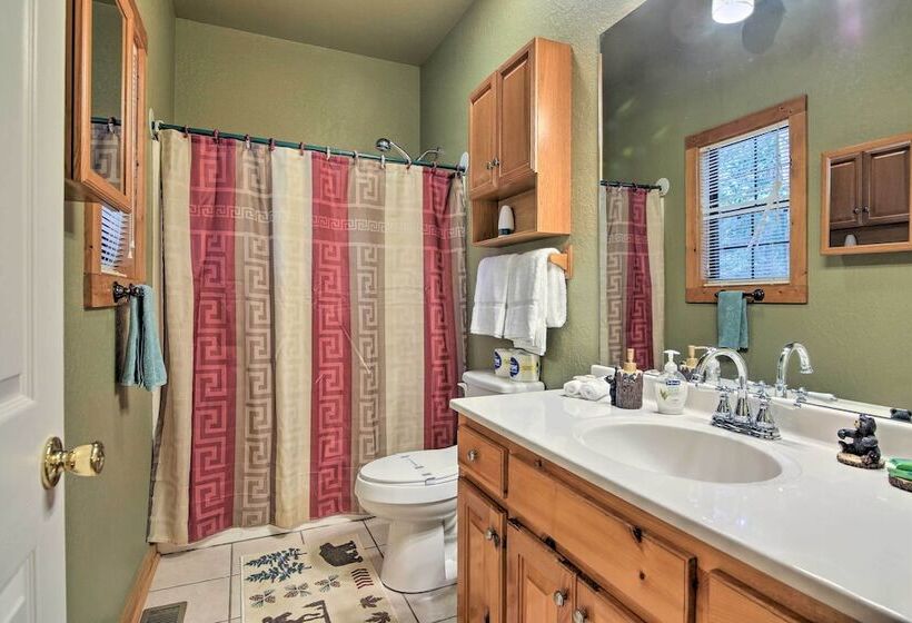 Pool, Hot Tub & Mountain Views: Cleveland Cabin