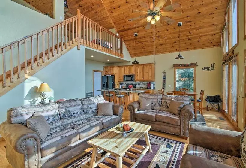 Pool, Hot Tub & Mountain Views: Cleveland Cabin