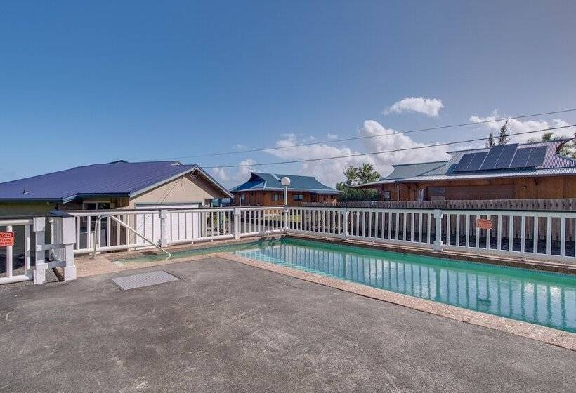 Coastal Keaau Home: Ocean & Sunrise Views, Pool