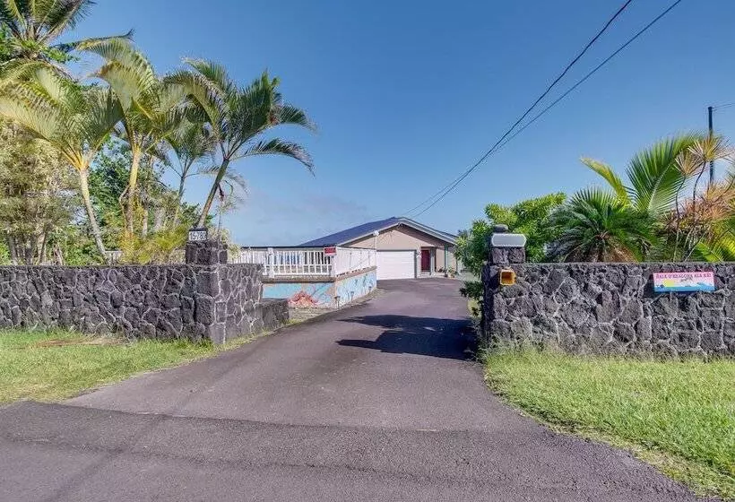 Coastal Keaau Home: Ocean & Sunrise Views, Pool