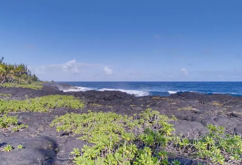 Coastal Keaau Home: Ocean & Sunrise Views, Pool